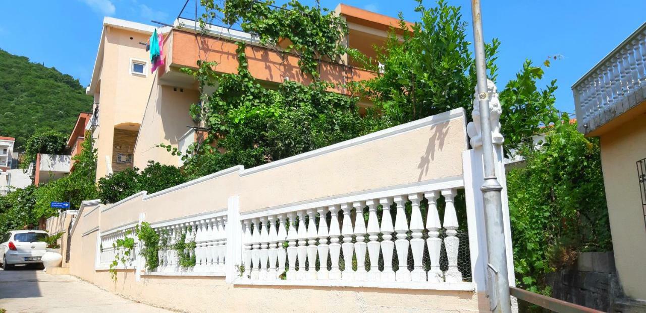 בודווה Apartments & Studios Tomanovic מראה חיצוני תמונה
